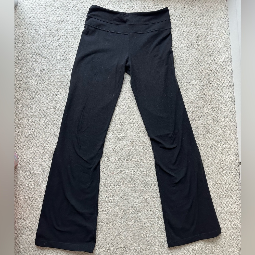 Lululemon Groove high rise Flare Pants size 6 black